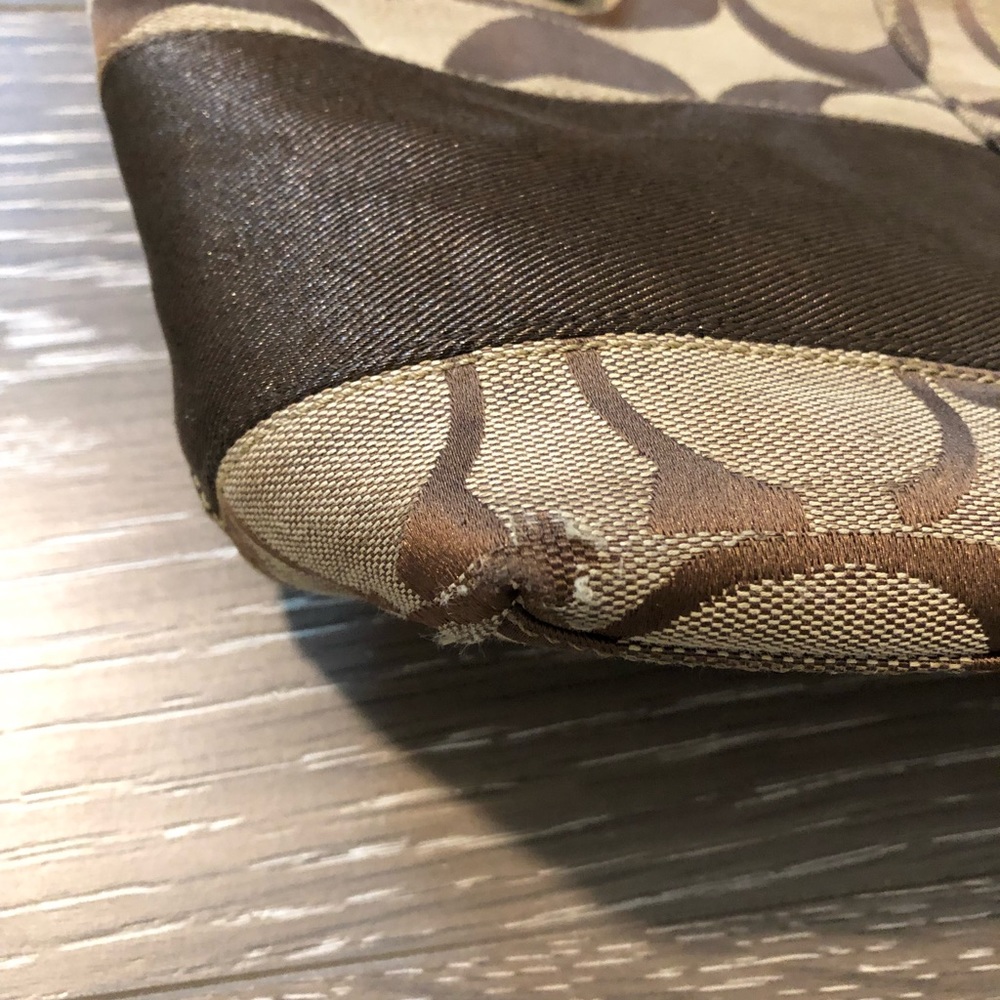 Authentic coach purse - Picture 5 of 8